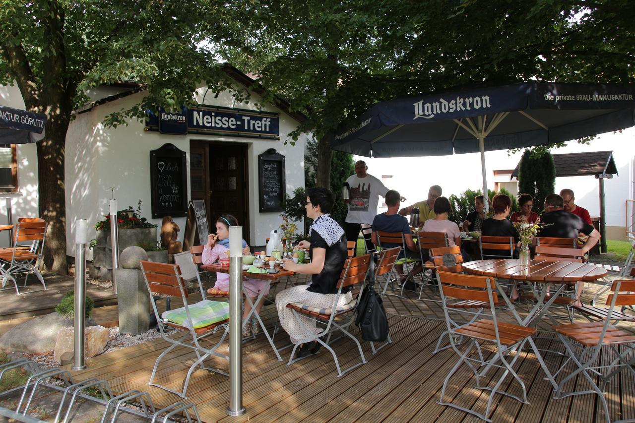 Pension Zum Alten Gasthaus Haensel Krauschwitz Exterior foto